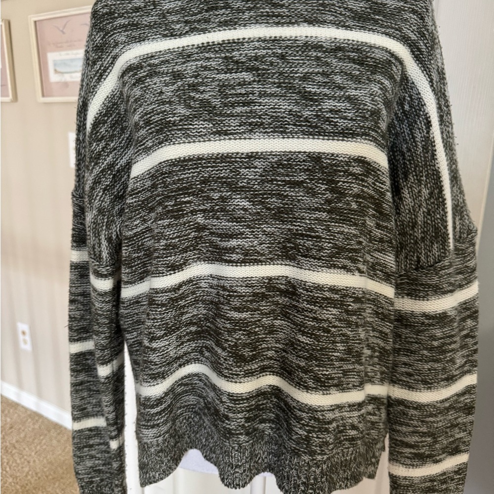 Urban Day Olive Green and Cream Knit Sweater Label zip back feature Medium/Lar